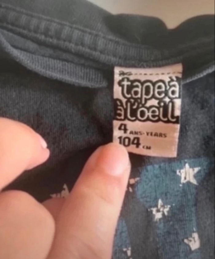 Sous-pull manches longues très bon état garçon taille 4 ans couleur noir - photo numéro 4