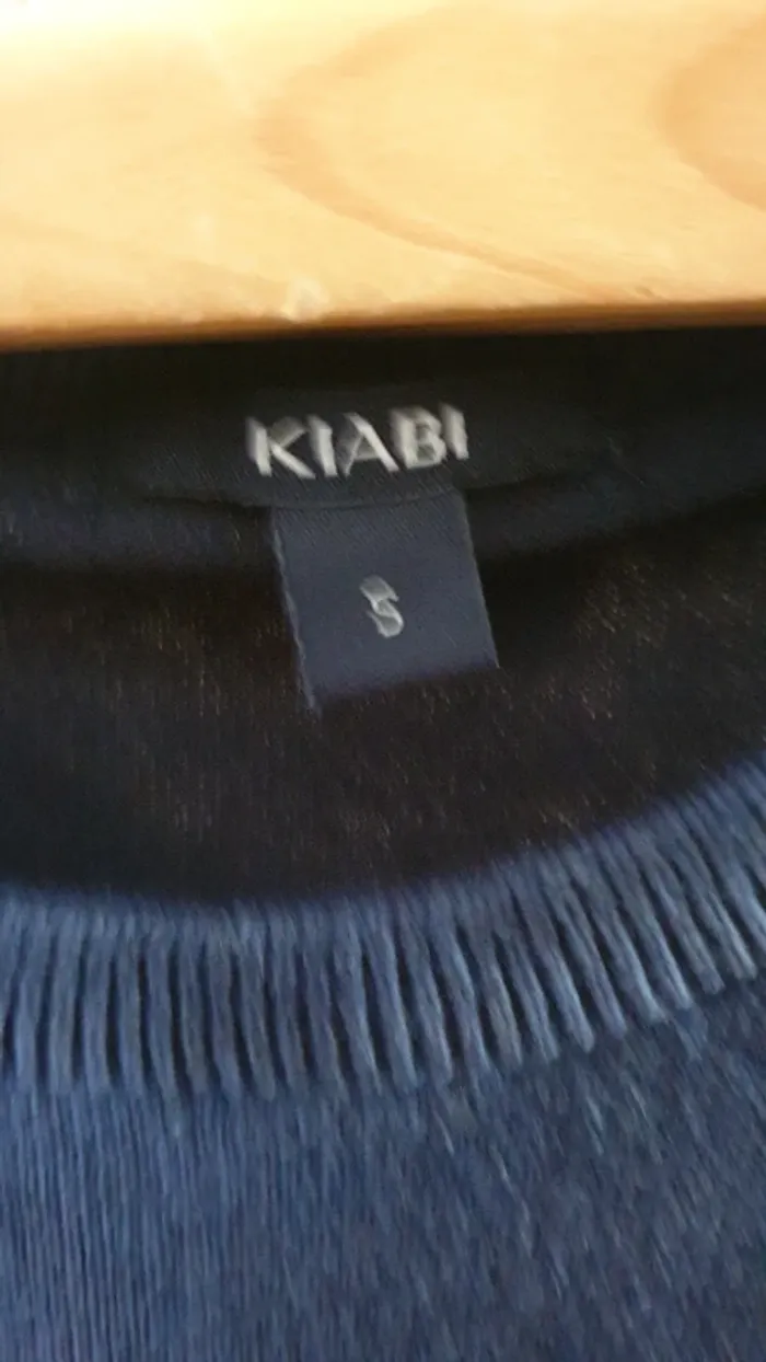 2 pulls beige et bleu - photo numéro 5