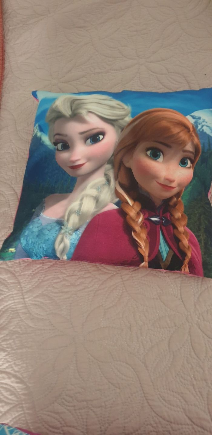 coussin  reine des neiges - photo numéro 2