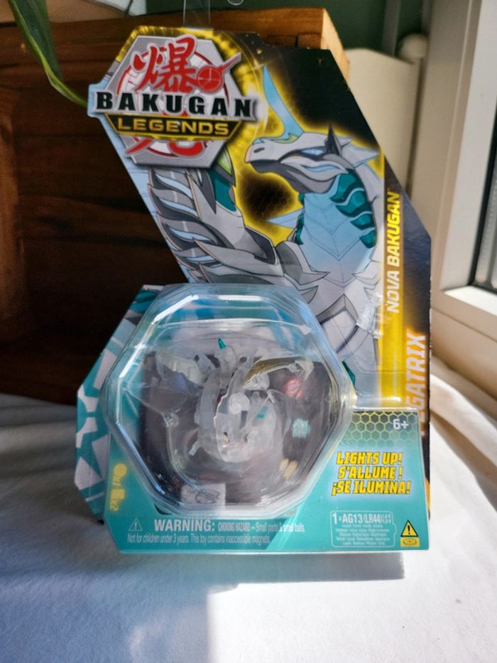 Pagatrix bakugan légends lumineux