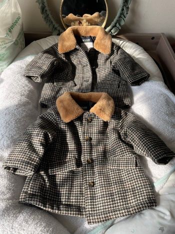 Lot manteaux jumeaux