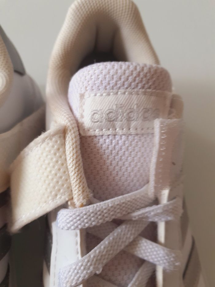 Basket Adidas taille 33 - photo numéro 7