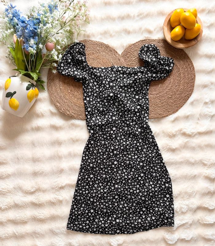 Robe noire à fleurs blanches Only taille S - photo numéro 4