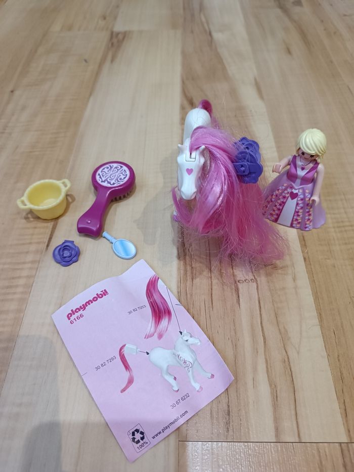 Lot playmobil dont playmobil princesse - photo numéro 4