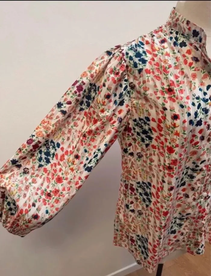 Superbe Chemise Blouse fleurie fluide neuve 🌸 S 35 38 - photo numéro 4
