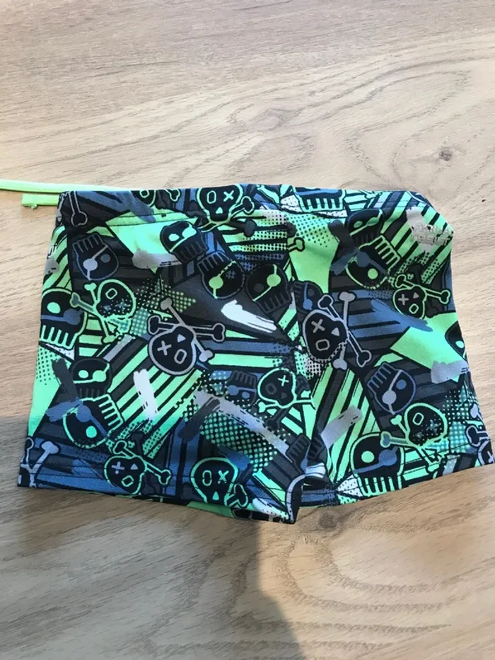 Maillot de bain taille 5 ans - photo numéro 4