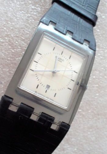 Montre SWATCH Square "Synthetic"