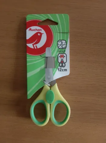 Paire de ciseaux neuve, bouts ronds 12 cm