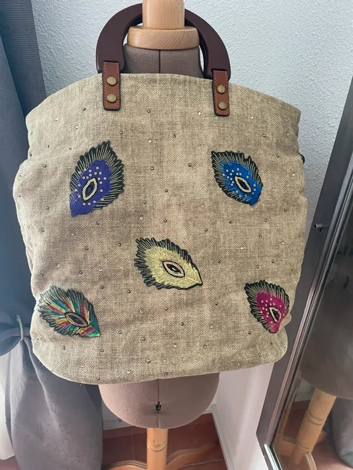 Sac en toile brodé et doublé