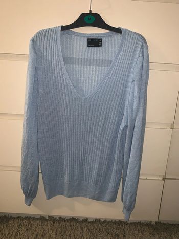 Très joli pull col V (taille 40)