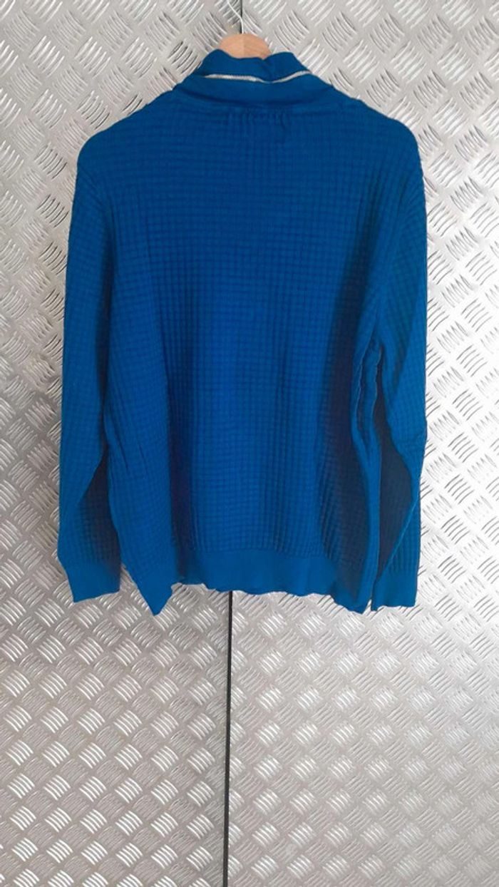 Pull bleu - photo numéro 2