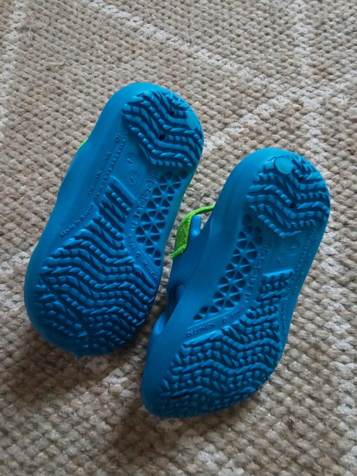 Sandales plage/piscine - Decathlon - 19/20 - photo numéro 2