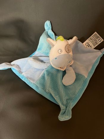 Doudou mots d’enfants vache bleu plat