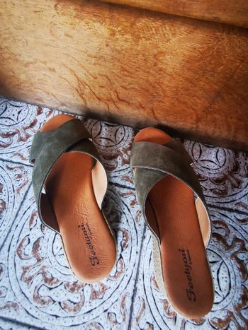 Sandales kaki 39 etat Neuf