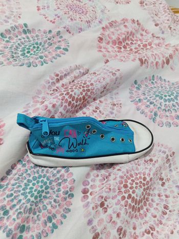 Estuche converse glow lab de unicornio 