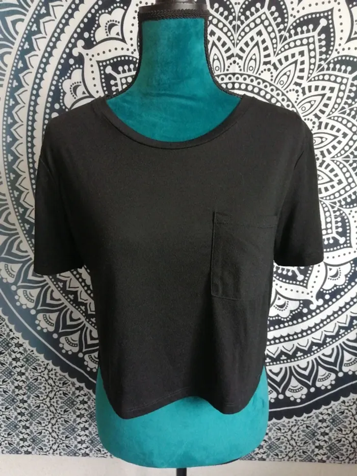 Tee shirt noir uni avec poche / ardene / (M) - photo numéro 2