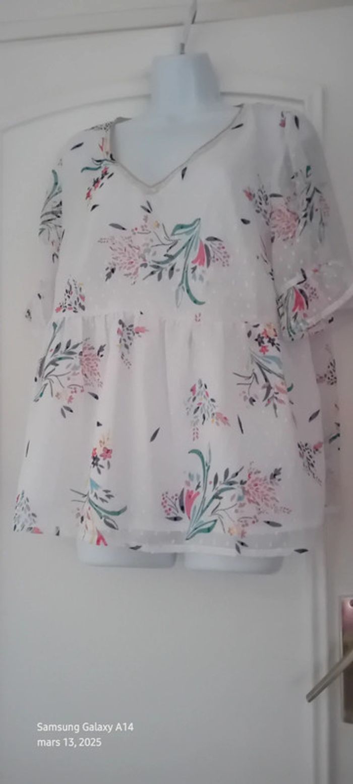 Blouse en voile col V motif floral avec pois blanche femme 42 blanche porte - photo numéro 9