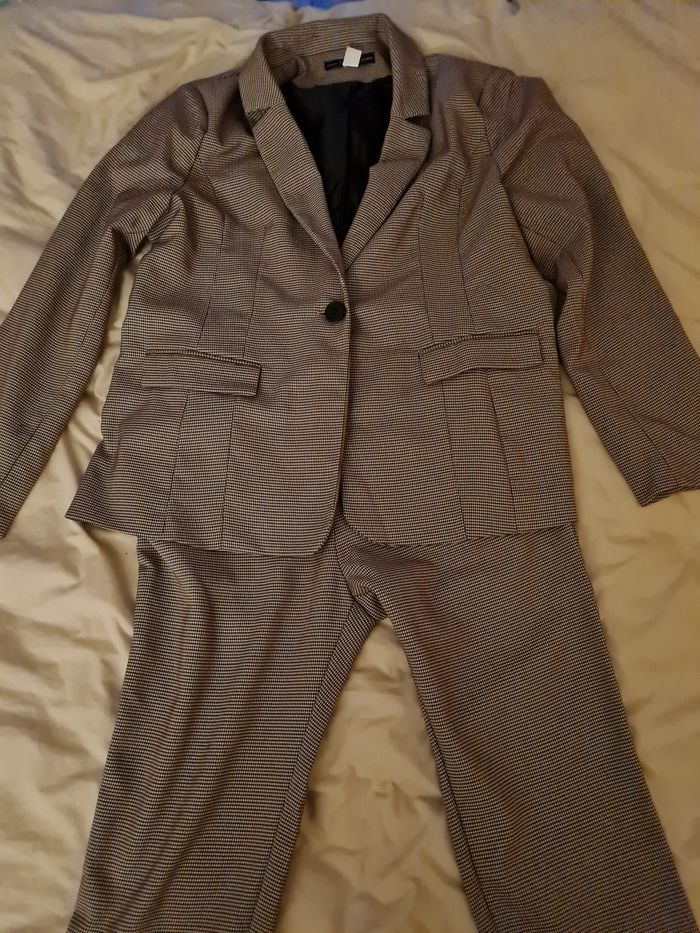 Veste et pantalon tailleur - photo numéro 7