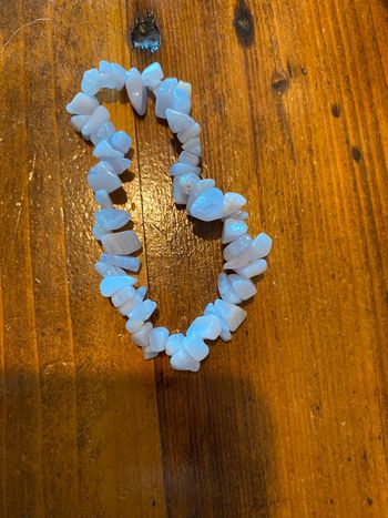 Bracelet chips calcédoine