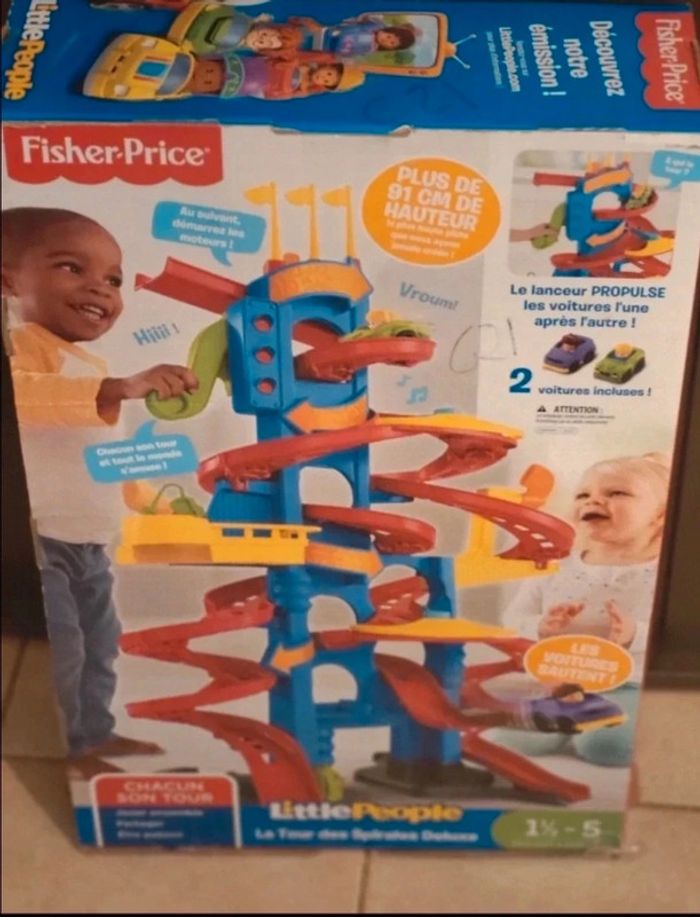 Tour My little people avec ces 2 voitures