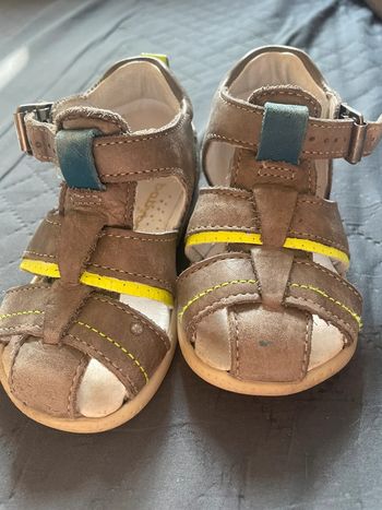 Sandales grises babybotte taille 20