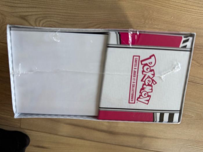 ETB Ev10,5 Flamme blanche Pokémon - photo numéro 5