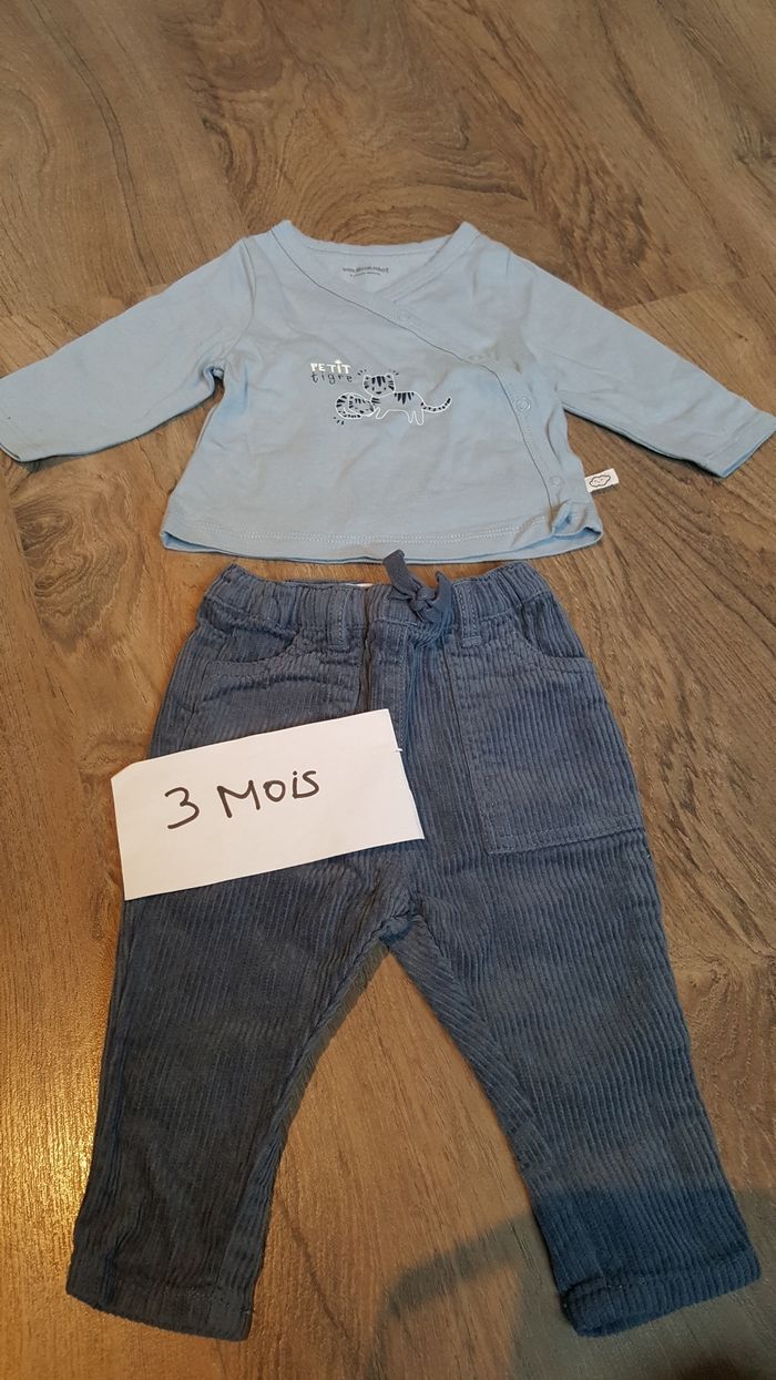 Ensemble t shirt manches longues et pantalon velours 3 mois