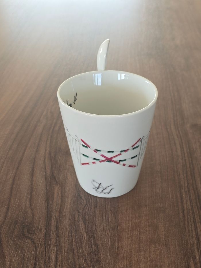 Tasse/Mug avec cuillère sur le thème de l'équitation. - photo numéro 3