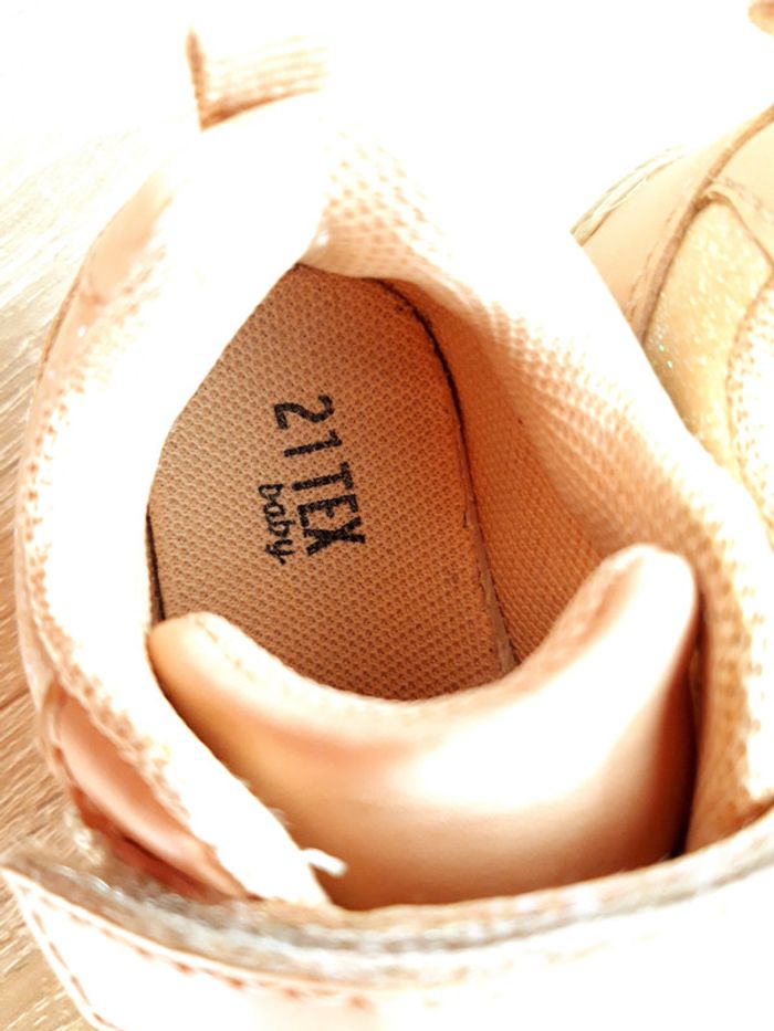 Baskets fille à scratch pointure 21 / 15-18 mois - photo numéro 3