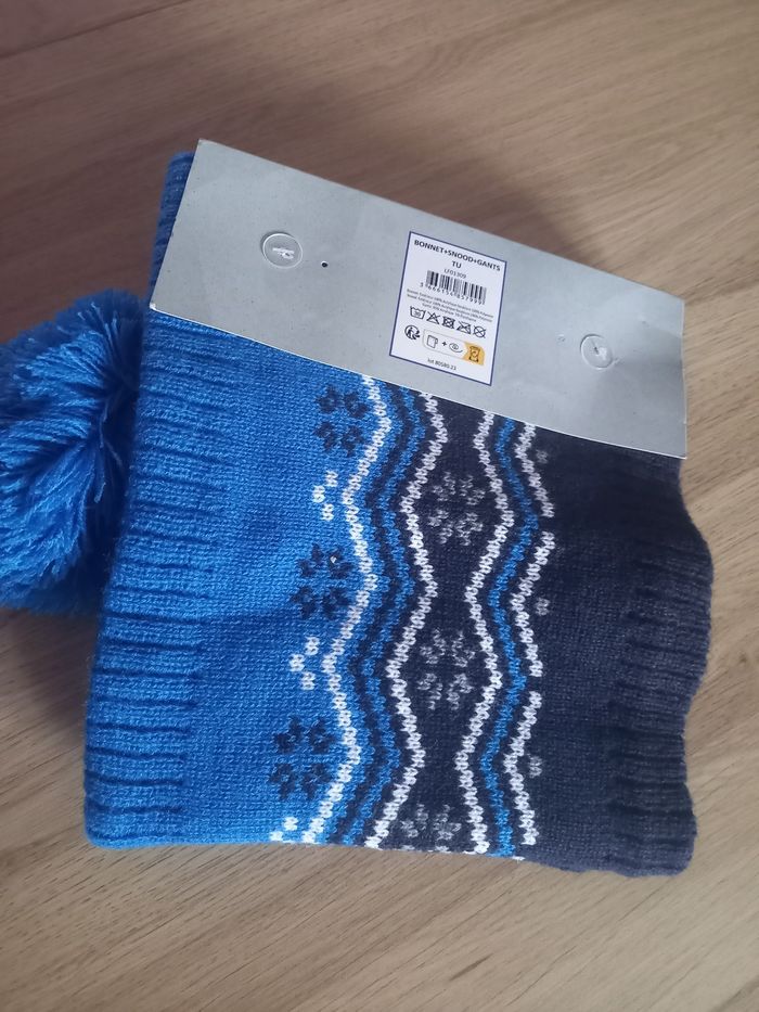 Ensemble bonnet gants snood - photo numéro 2