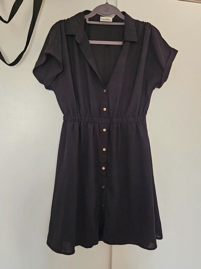 Robe chemise noire à boutons dorés Easy Clothes