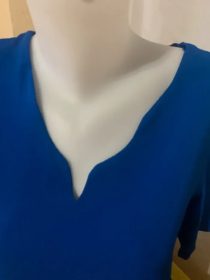 Blouse Tissaia manches courtes taille 38 très bon état bleu roi - photo numéro 3