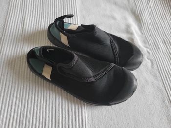 Chaussures aquatiques Decathlon taille 28/29