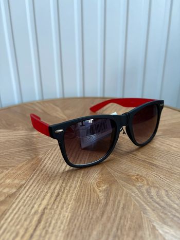 Lunette de soleil / paire de solaire / monture tendance - Gil - Neuf avec étiquette