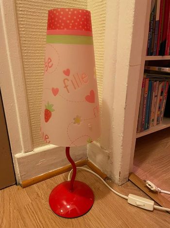Lampe de bureau Charlotte aux fraises