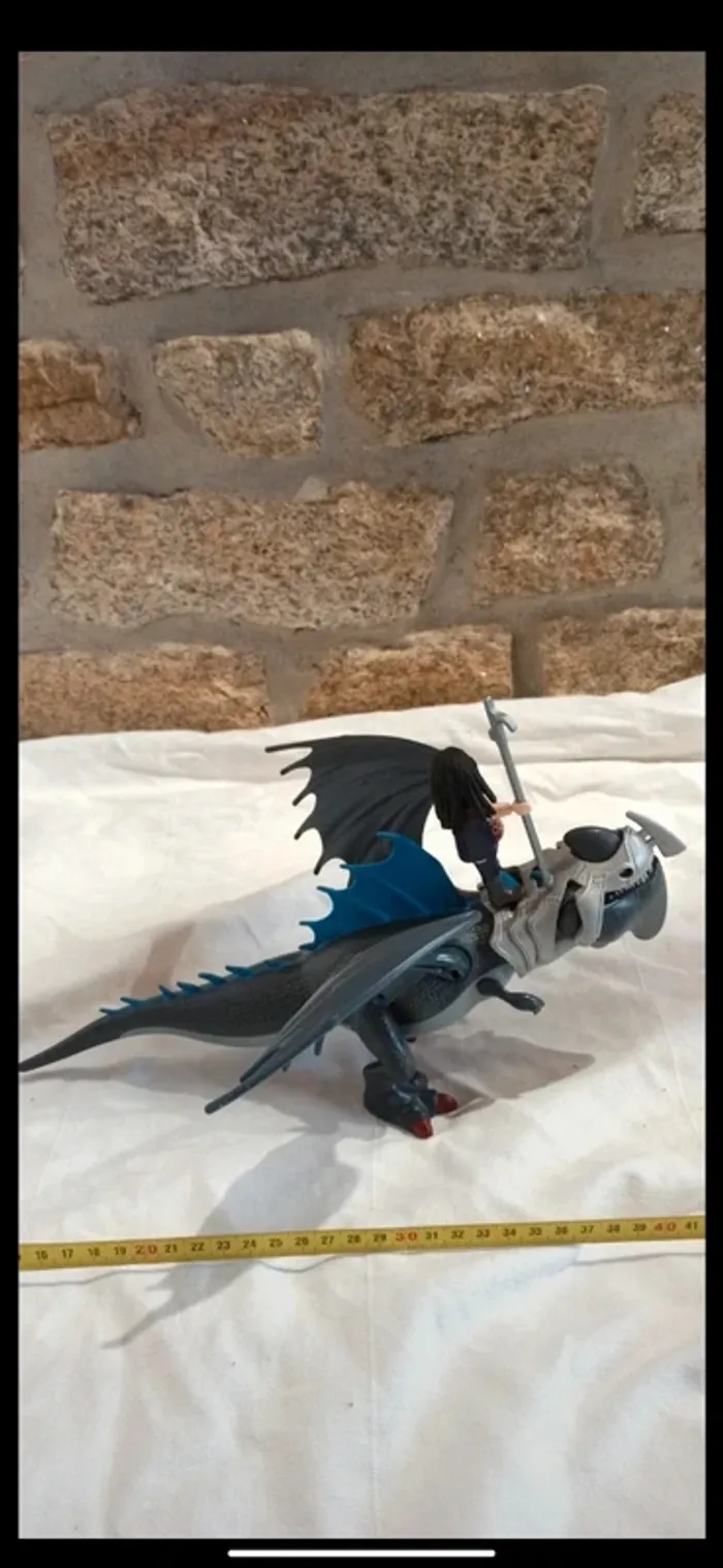 Dragon de combat avec armure sur la tête et homme viking playmobil - photo numéro 4