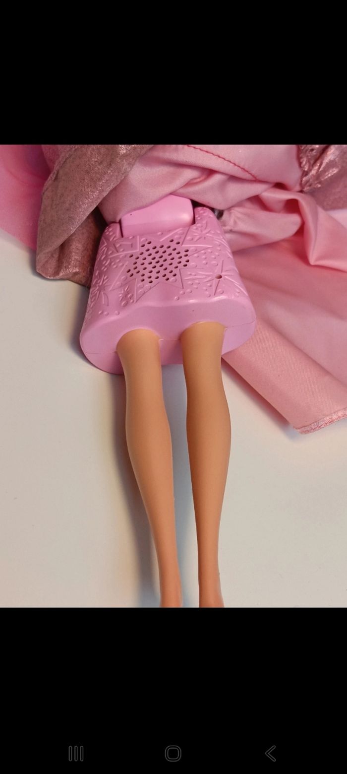 Poupée mattel Barbie A Fashion Fairytale la magie de la mode 
Poupée et ensemble compris - photo numéro 8