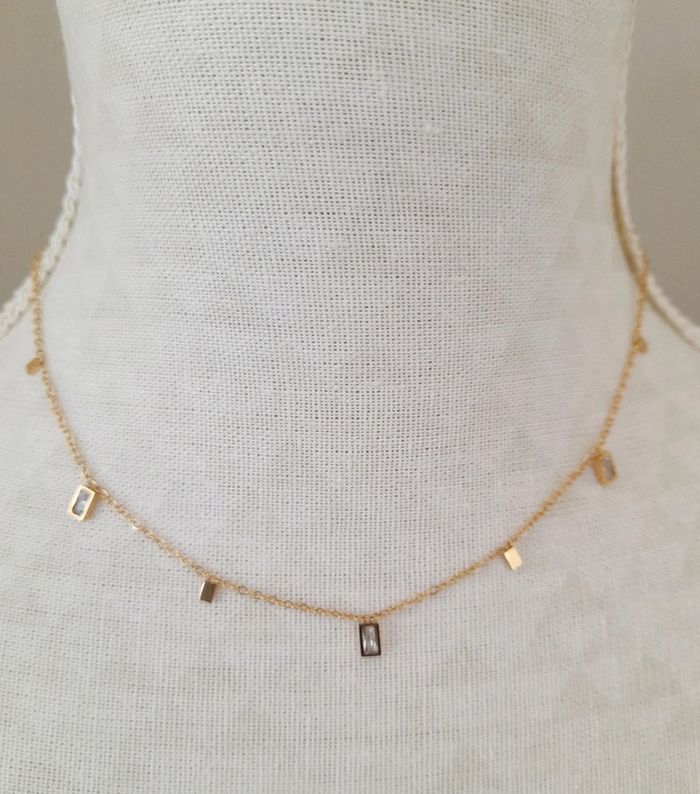 Joli collier pierres rectangulaires