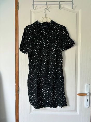 Robe chemise à manches courtes noire à motifs blancs et verts