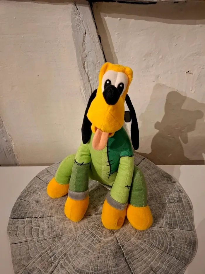 Peluche musicale Pluto Halloween