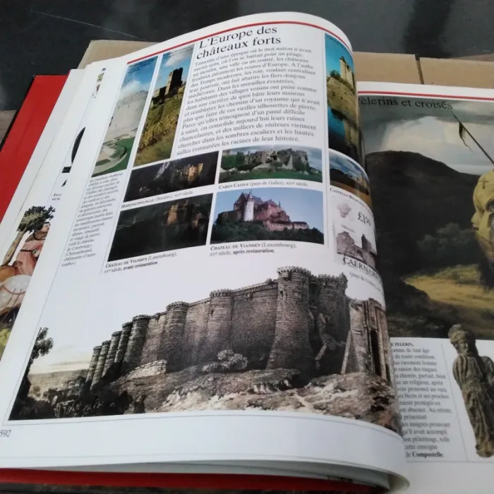 A l’ ombre des châteaux forts Gallimard Larousse - photo numéro 11