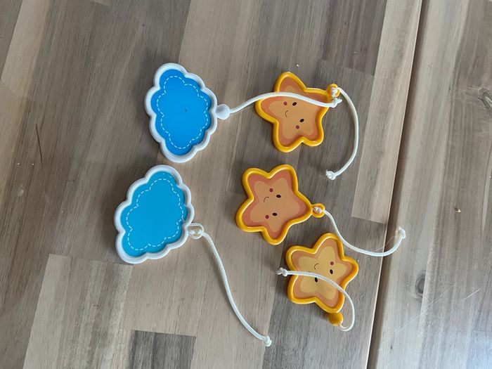Petit jouet 2 nuages et 3 étoiles pour mobile - photo numéro 3
