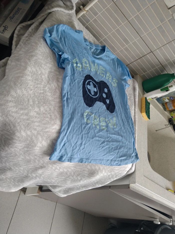 Lot 4 tee shirts 10 ans