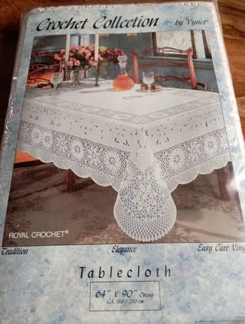 Nappe blanche dentelle vinyl, grandes dimensions