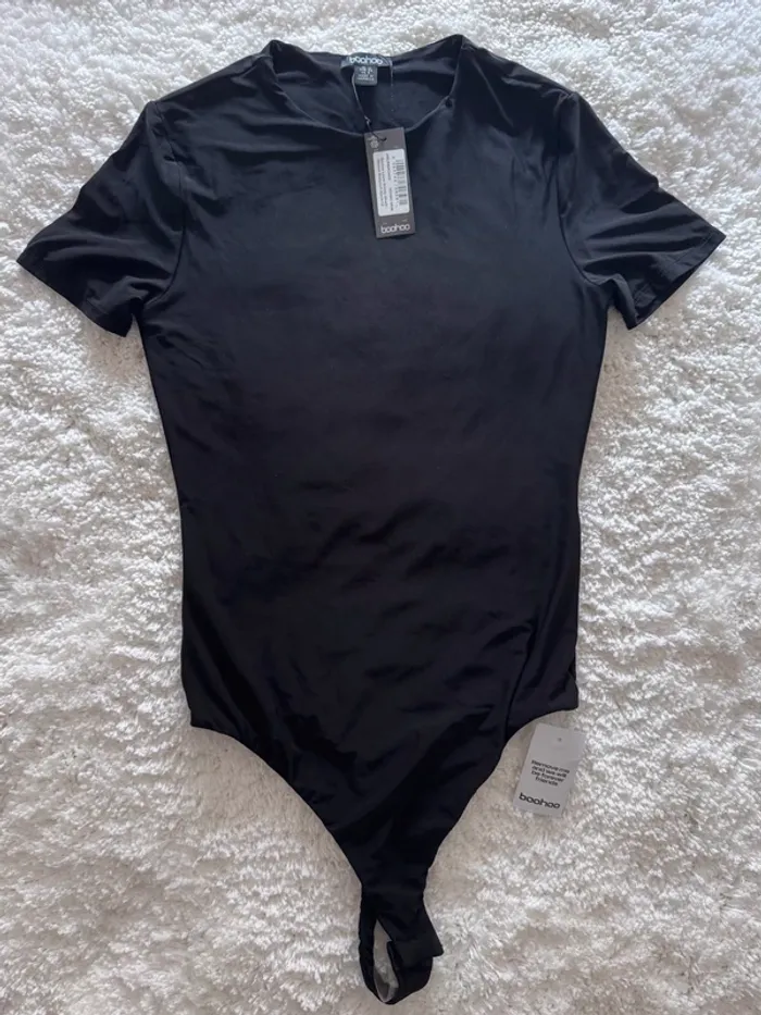 Lot de 3 bodys Boohoo – Taille 40 – Styles variés - Neuf - Valeur 60€ - photo numéro 3