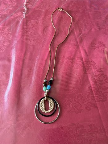 Sautoir perle et métal neuf