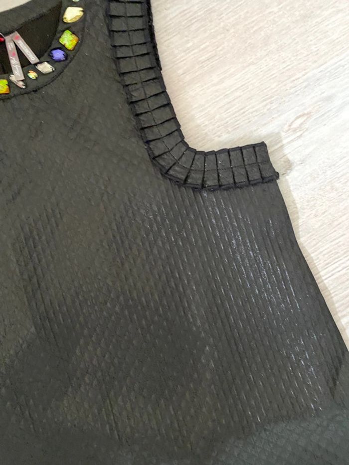 superbe robe avec perles au niveau de l’encolure noir métallique 14 ans Neuve - photo numéro 4