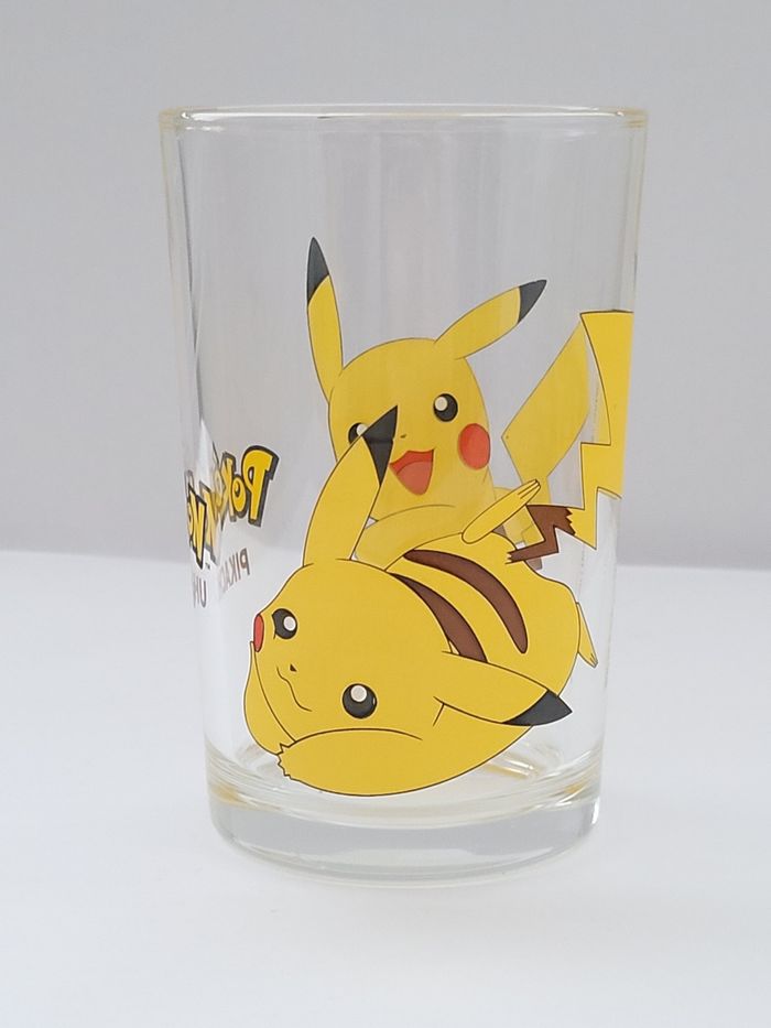 Réf 1# Pikachu État neuf Verre à moutarde eau franchise pokemon Nintendo - photo numéro 2