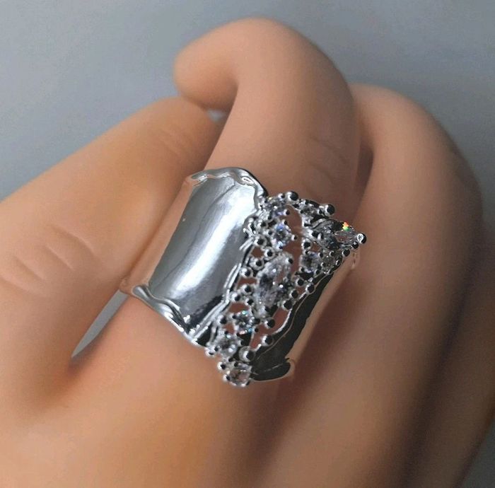 neuf idéal cadeau a tout petit prix  bague argent 925 + zircons   taille 8 = France 57 = 18.1 mm - photo numéro 3