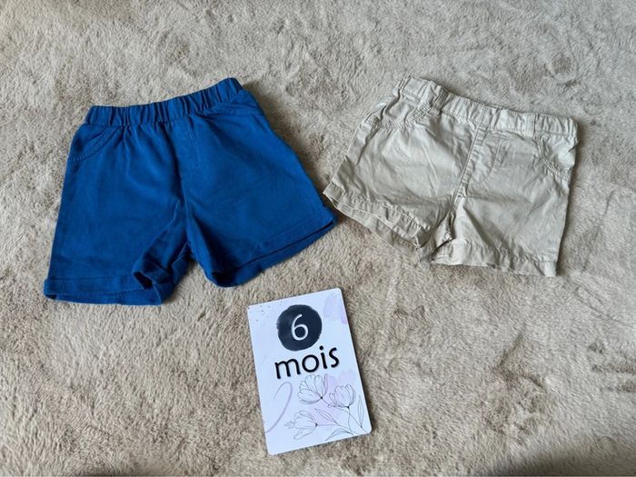 Lot de 2 shorts 1 beige et 1 bleu 6 mois